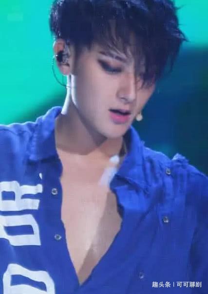 有一种“整容”叫做黄子韬卸妆,看清素颜照后,网友:不是我的韬